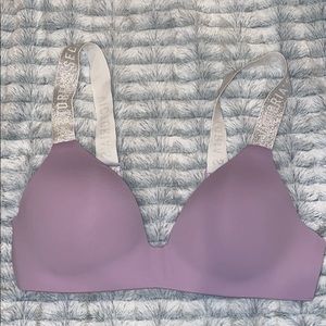 34B lightly lined wireless t-shirt bra